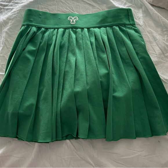 Aritzia TNA Green Tennis Skirt - Picture 2 of 3